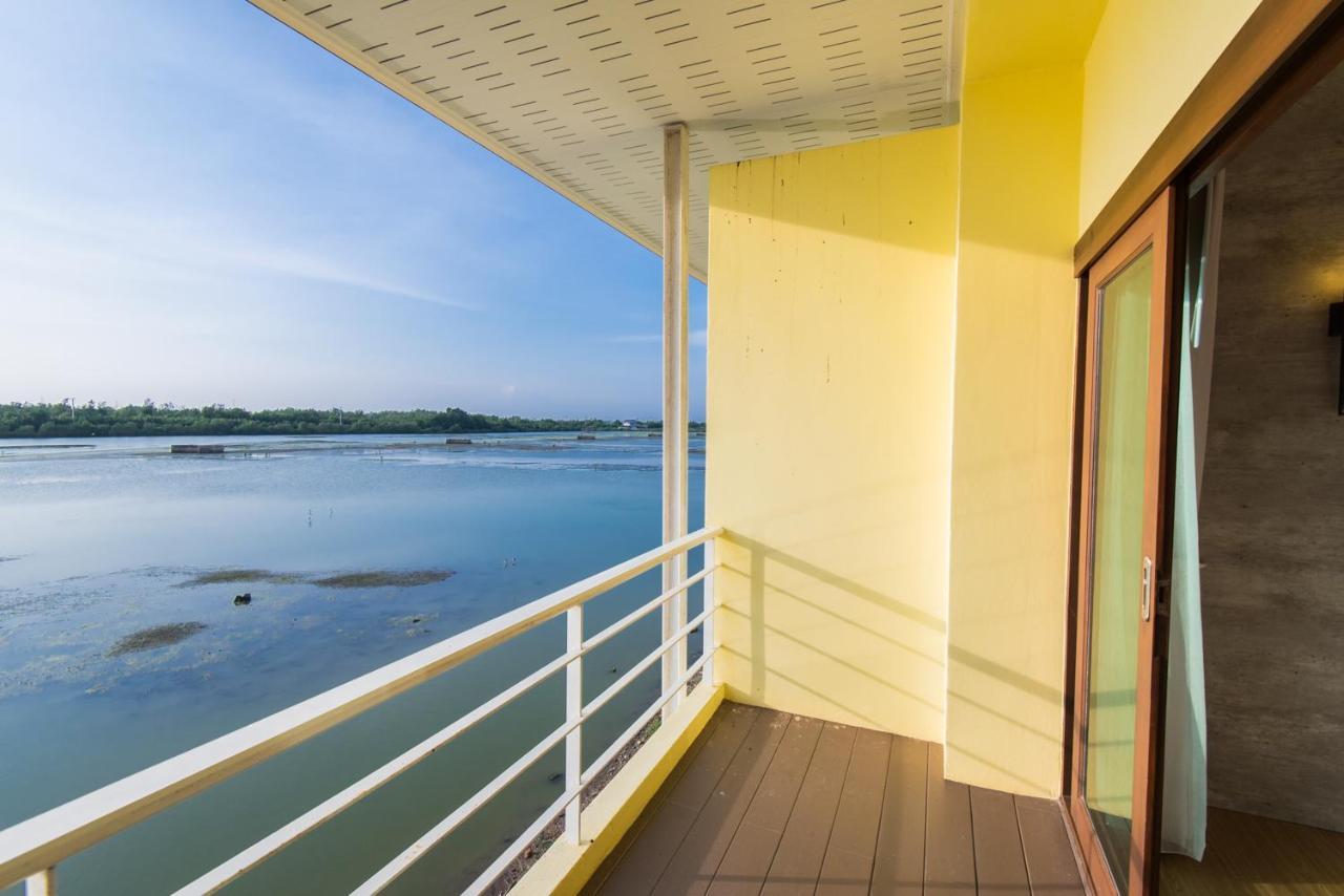 Baan Talay See Cream Resort Samut Songkhram Esterno foto