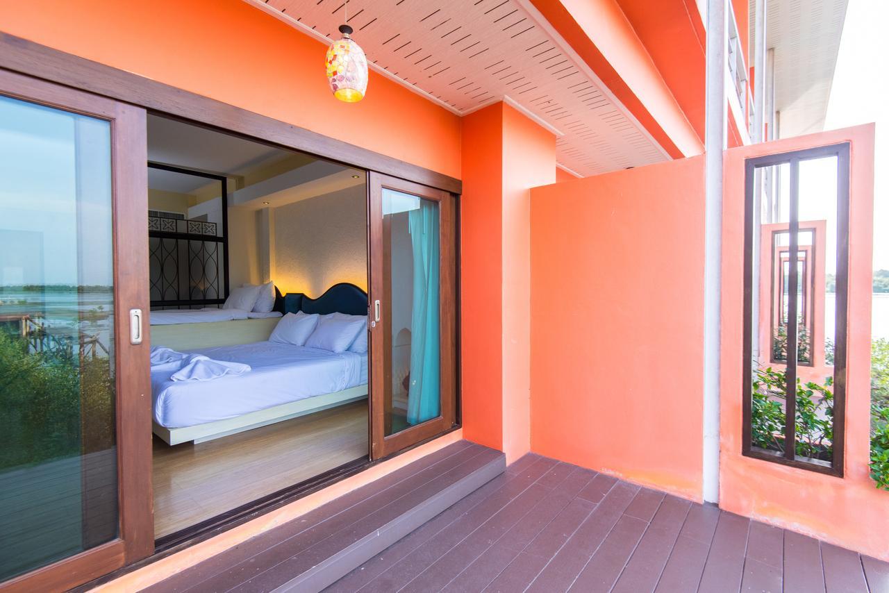 Baan Talay See Cream Resort Samut Songkhram Esterno foto