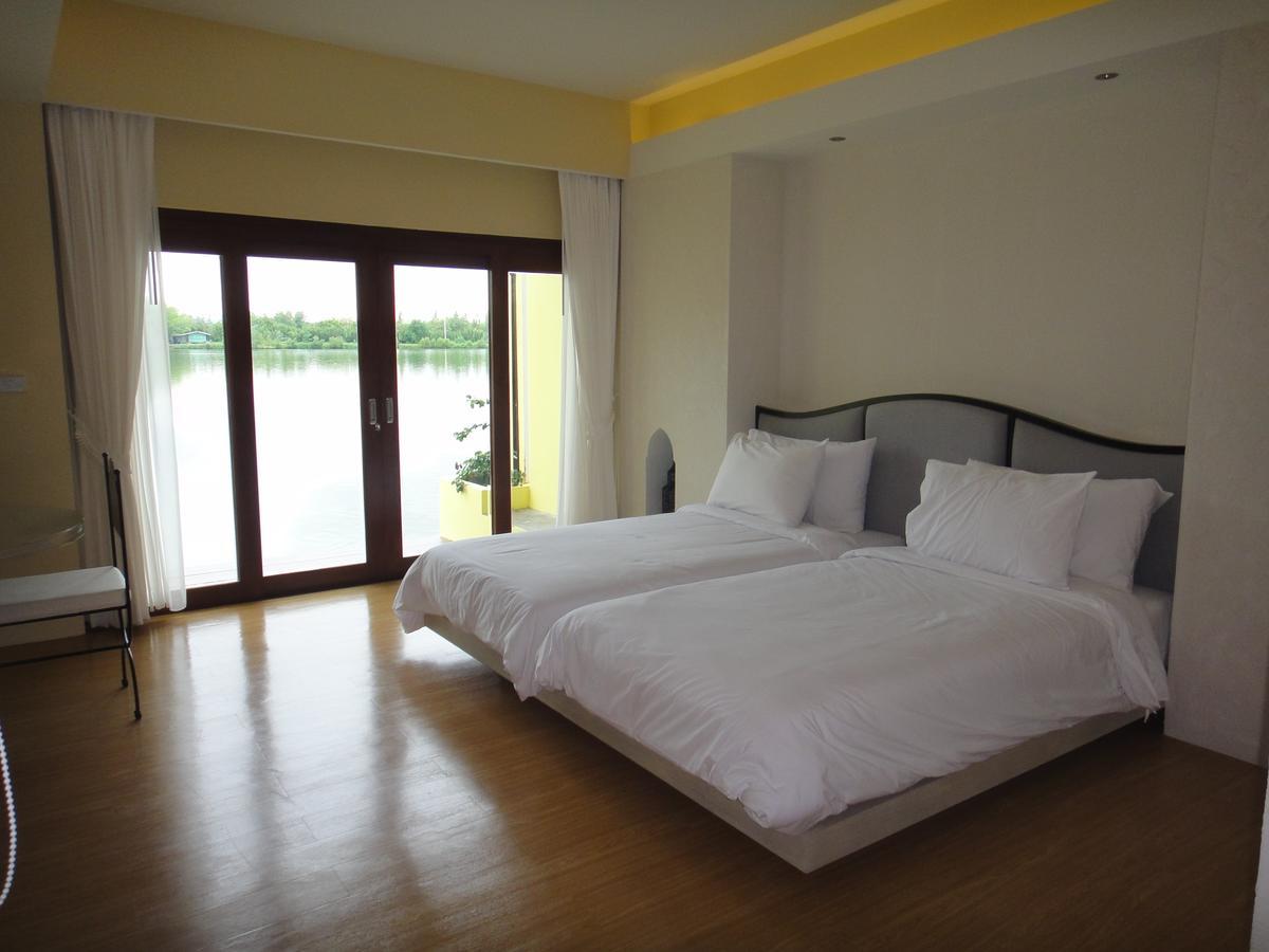 Baan Talay See Cream Resort Samut Songkhram Esterno foto