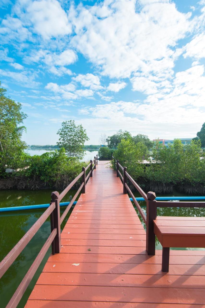 Baan Talay See Cream Resort Samut Songkhram Esterno foto